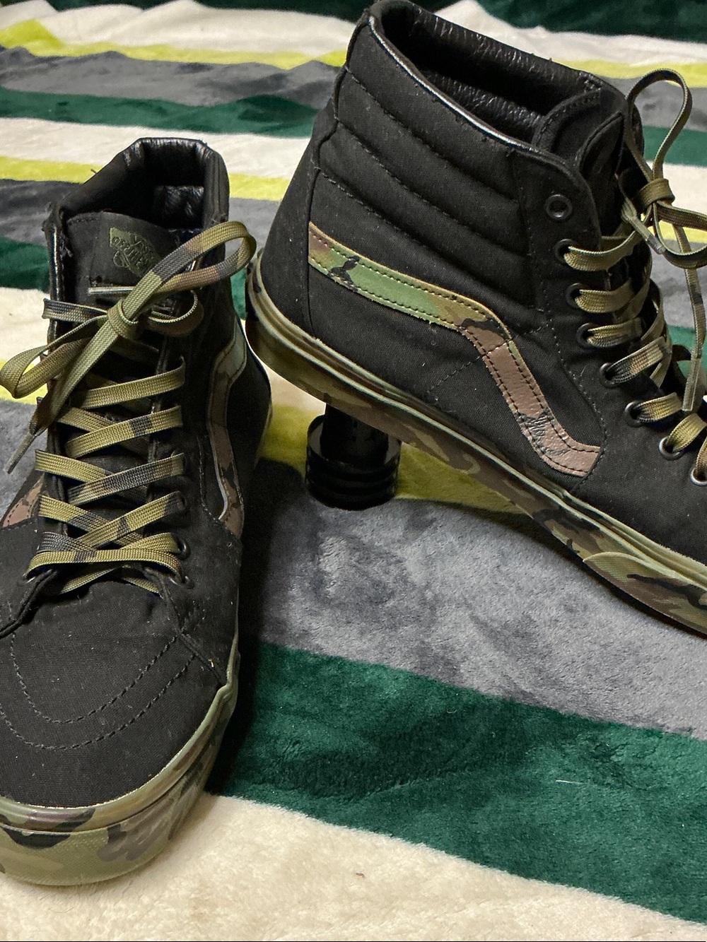 Vans Men Black High-Top Sneakers with Olive Camouflage Trim Size 11 - Picture 2 of 16